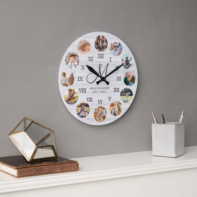 Grande Horloge Ronde Rustic Farmhouse Famille Photo Collage Monogramme (Bureau)