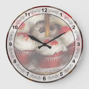 Grande Horloge Ronde Sucré - Cupcake - Cupcakes au velours rouge 