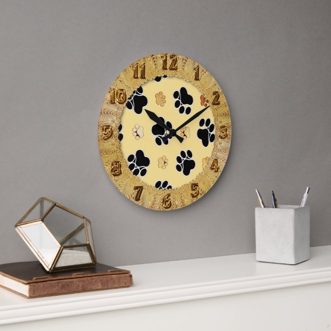 Grande Horloge Ronde Tan and black paw print on a gold background #3 (Bureau)