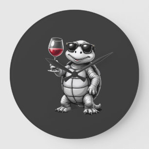 Grande Horloge Ronde tortue cool buvant du vin rouge impression d'art_1