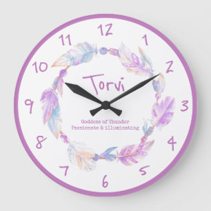 Grande Horloge Ronde Torvi plume perles nom de couronne signifiant viol