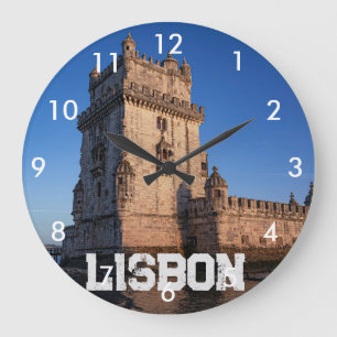Grande Horloge Ronde Tour Belem au coucher du soleil à Lisbonne, Portug