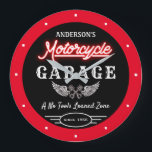 Grande Horloge Ronde Tout Nom Faux Neon Garage Depuis Date Rouge Noir<br><div class="desc">Un nom de garage à moto avec retro faux néon graphique numérique sur un arrière - plan noir avec une bordure rouge. Il suffit d'utiliser l'option "personnaliser ce modèle" pour modifier le texte. Drôle typographie de slogan avec n'importe quelle date. Choisissez simplement la couleur de la main et la taille...</div>