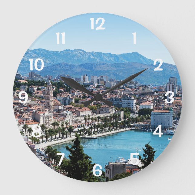 Grande Horloge Ronde Vue aérienne de la ville divisée en front de mer,  (Recto)