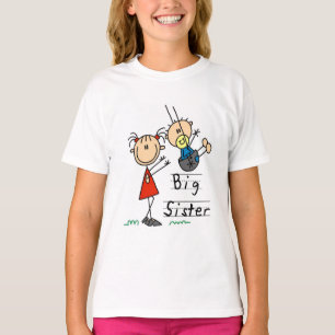 Grande soeur avec des T-shirts et des cadeaux de