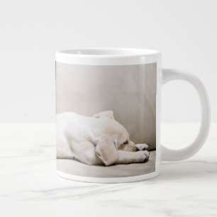 Grande Tasse Animaux de bébés cutest Chiot du Labrador jaune