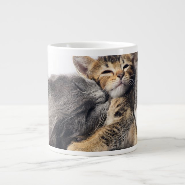 Grande Tasse Animaux de bébés cutest | Cute Kitten Hug (Devant)