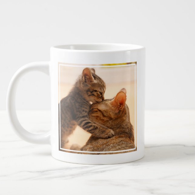 Grande Tasse Animaux de bébés cutest | Tabby Kitten Kiss (Gauche)