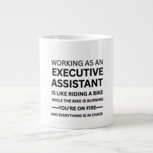 GRANDE TASSE ASSISTANTE EXÉCUTIVE : MAÎTRE DE MULTITASKI & MAYH