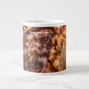 GRANDE TASSE AUTOUR DE LA LUNE DE L'AUTOMNE DE L'OWL AUGMENTER