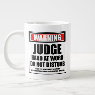 Grande Tasse Avertissement Le Juge Dur Au Travail Ne Disturbe P