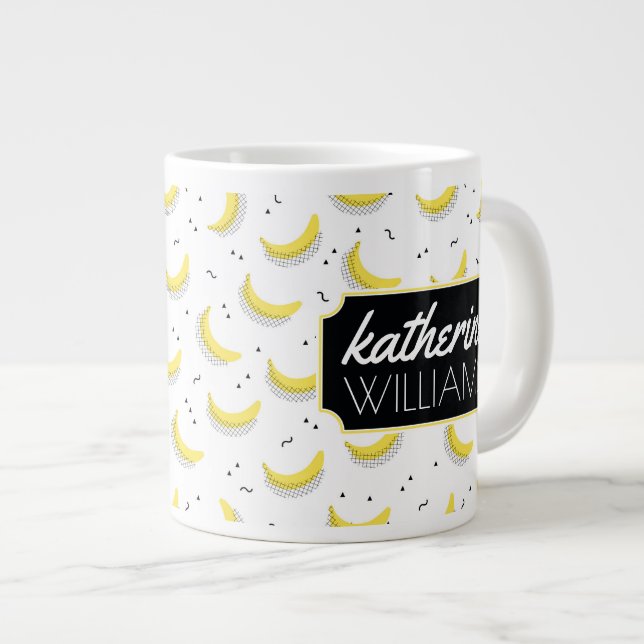 Grande Tasse Bananes géométriques| Ajouter votre nom (Devant droit)
