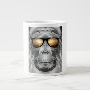 Grande Tasse Bigfoot dans les tons