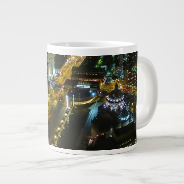 Grande Tasse Boston, le Massachusetts, Etats-Unis (Devant droit)