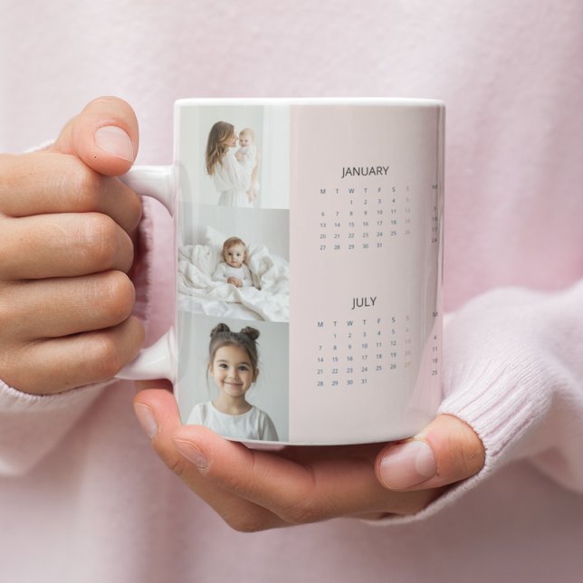 Grande Tasse Calendrier Pastel Pink 2025 personnalisé avec troi (Créateur téléchargé)