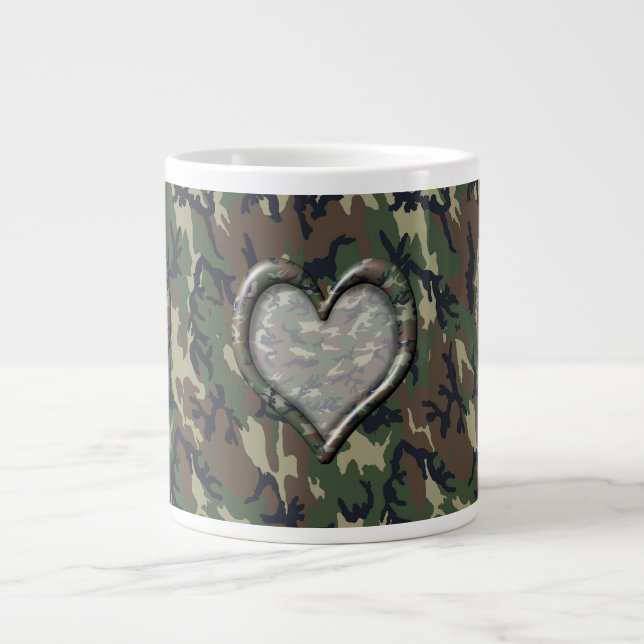 Grande Tasse Camouflage Woodland Forest Heart sur Camo (Devant)