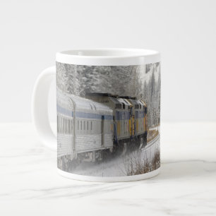 Grande Tasse Canada, Alberta. Train de neige de VIA Rail entre