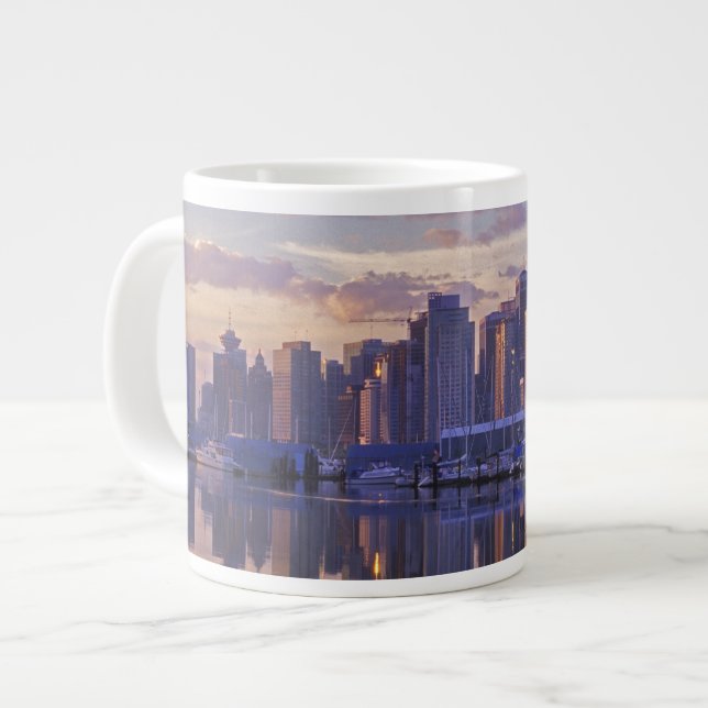 Grande Tasse Canada, Vancouver, Colombie-Britannique. Vancouver (Devant gauche)