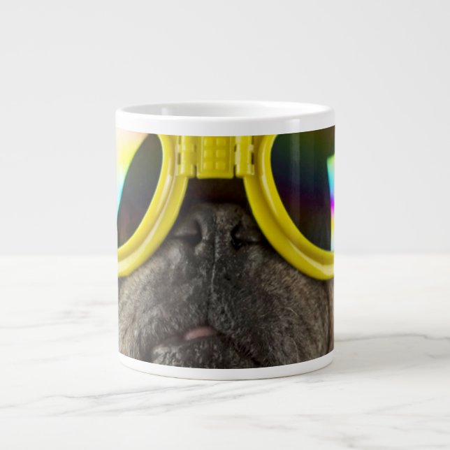 Grande Tasse Carlin avec lunettes (Devant)