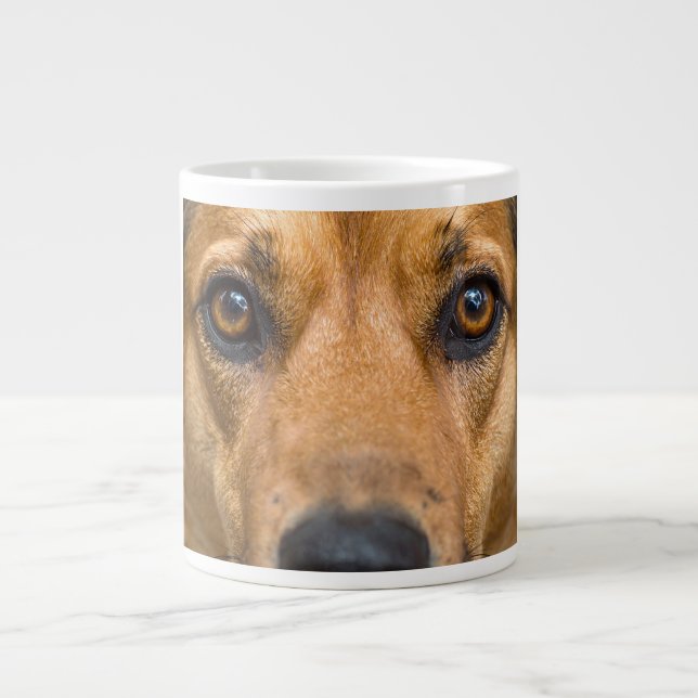 Grande Tasse Chien Curieux en Train de Regarder (Devant)