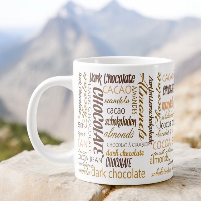 Grande Tasse Chocolat Typographie multilingue Mot Cloud (typography design on both sides of the handle)