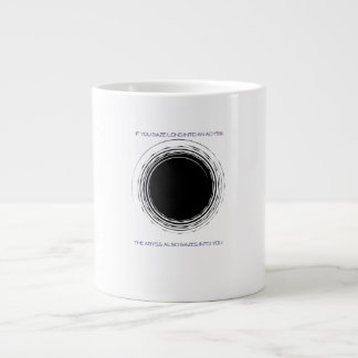 Grande Tasse Citation de Nietzsche sur l'abîme Minimaliste Phil