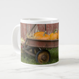 Grande Tasse Citrouille dans le vieux wagon