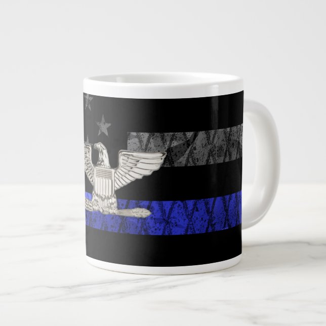 Grande Tasse Colonel Thin Blue Line Distressed Flag (Devant droit)