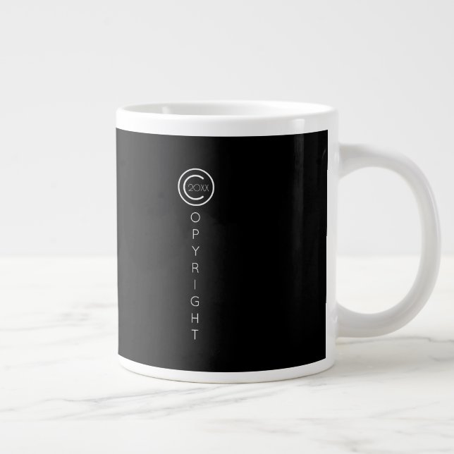Grande Tasse Copyright Moderne Noir et Blanc Typographique (Droite)
