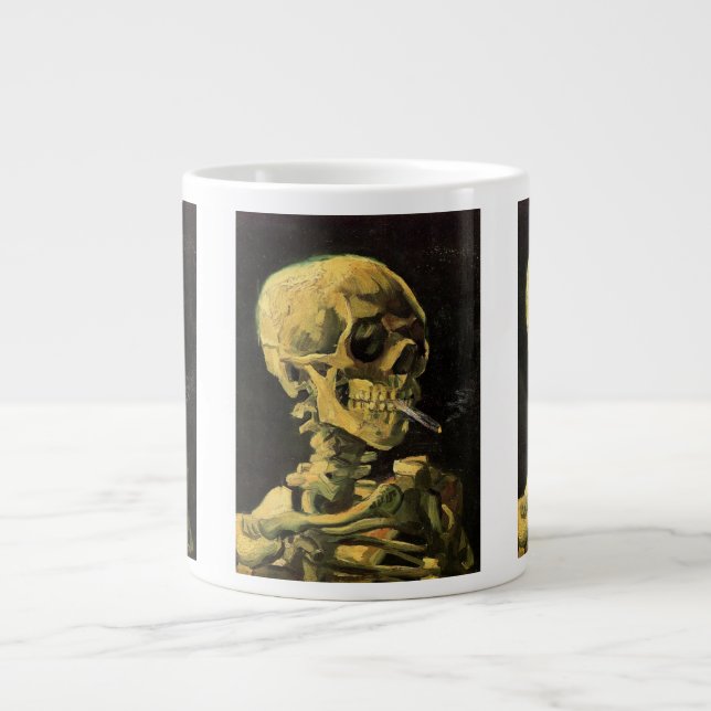 Grande Tasse Crâne avec cigarette brûlante par Vincent van Gogh (Devant)