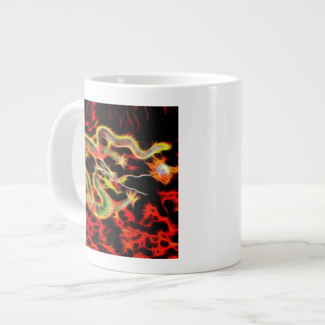 Grande Tasse Décor du feu de dragon sur l'énergie chanceuse (Devant gauche)