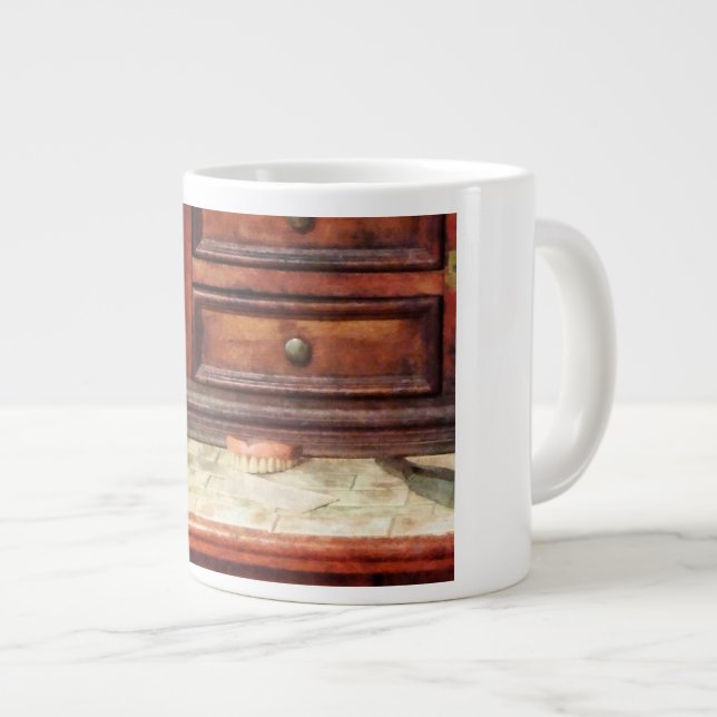 Grande Tasse Dentier (Devant droit)