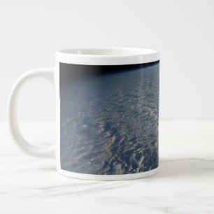 Grande Tasse Des Nuages Stratocumulus Surplombent L'Océan Pacif
