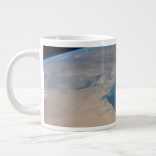 Grande Tasse Eaux Bleues Tropicales Du Golfe Persique.