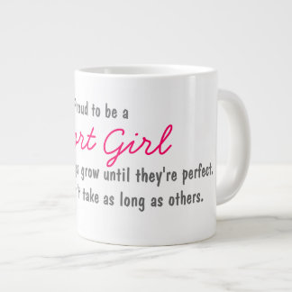 Grande Tasse Fier d'être une petite fille qui boit de café