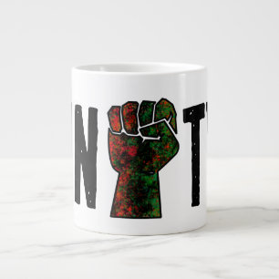 Grande Tasse fierté noire drapeau rouge vert poing panafricain