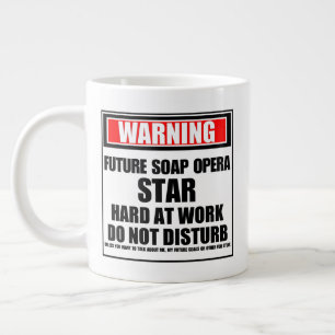 Grande Tasse Futur(e) star de feuilleton télévisé à l'ouvrage