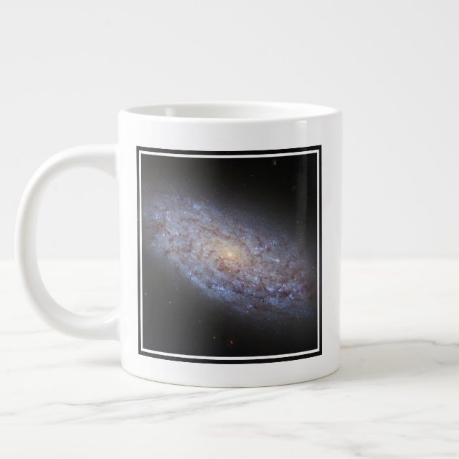 Grande Tasse Galaxie naine Ngc 5949. (Gauche)