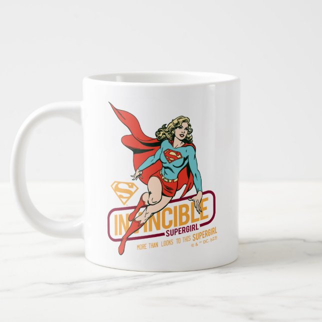 Grande Tasse Graphique rétro-invincible Supergirl (Gauche)