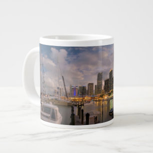 Grande Tasse Horizon financier de Miami au crépuscule