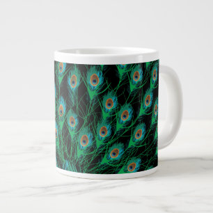 Grande Tasse Illustration avec des plumes de paon sur le noir