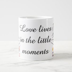 Grande Tasse Illustration de doodle d'amour enjoué