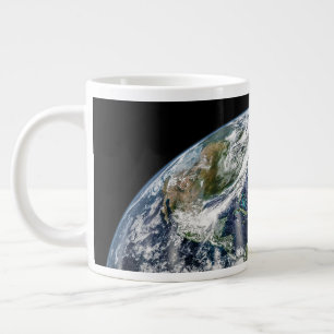 Grande Tasse Image Mosaïque De La Planète Terre Avec 3 Ouragans
