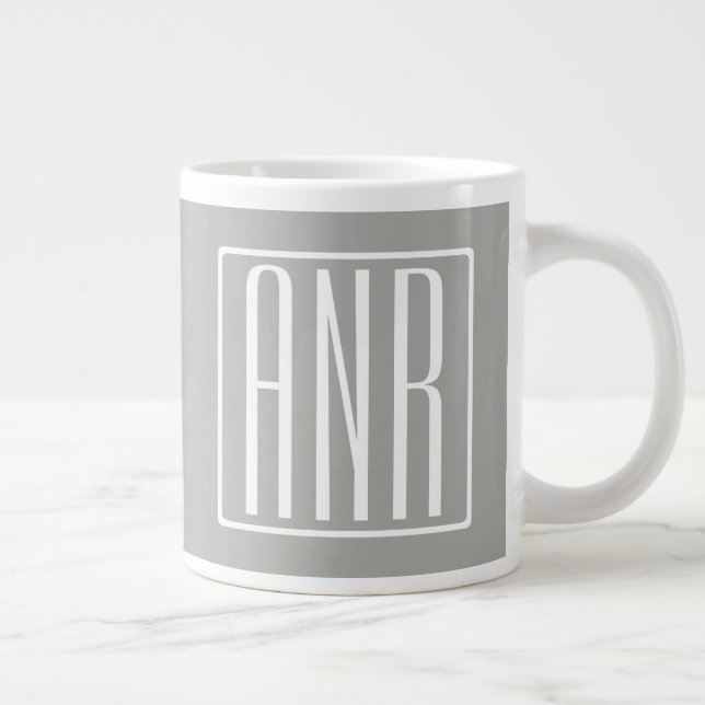 Grande Tasse Initiales Monogramme | Blanc Sur Gris Clair (Droite)