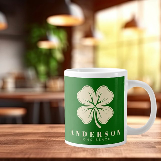 Grande Tasse Irlandais Lucky Four Leaf Clover avec le nom vert (Créateur téléchargé)