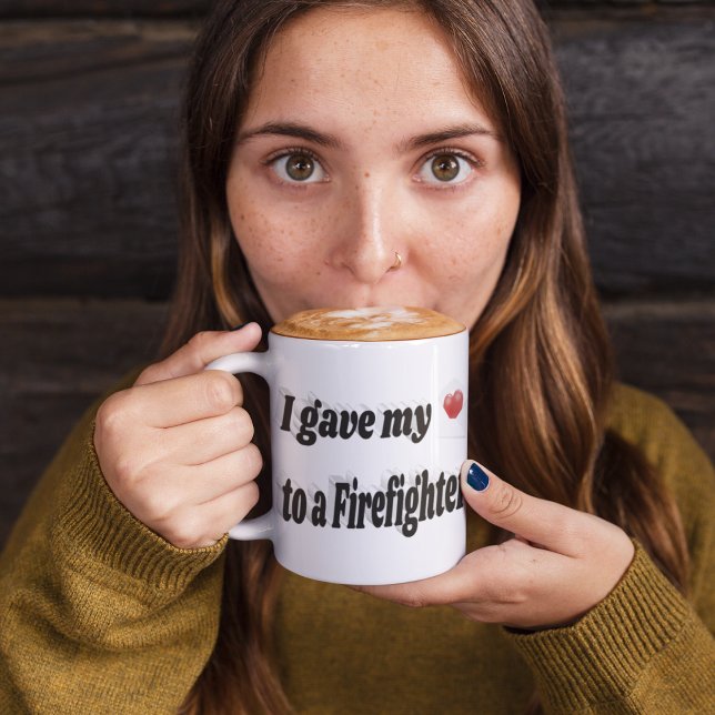 Grande Tasse J'ai donné mon coeur à un pompier texte noir (Créateur téléchargé)