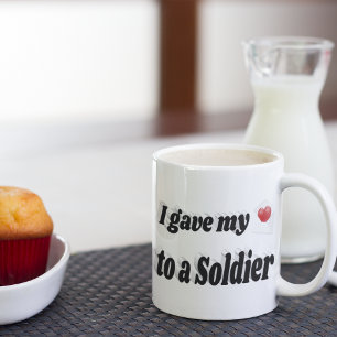 Grande Tasse J'ai donné mon coeur à un soldat en noir texte