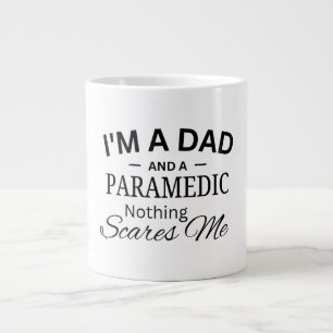 Grande Tasse Je suis un papa et un ambulancier Rien ne me fait