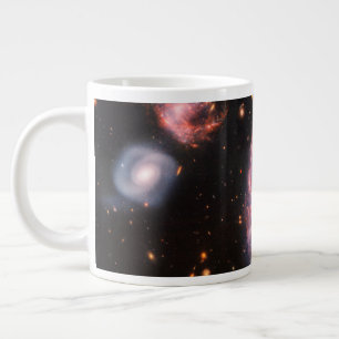 Grande Tasse La Galaxie Cartwheel Et Ses Galaxies Compagnons.