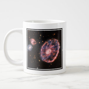 Grande Tasse La Galaxie Cartwheel Et Ses Galaxies Compagnons.